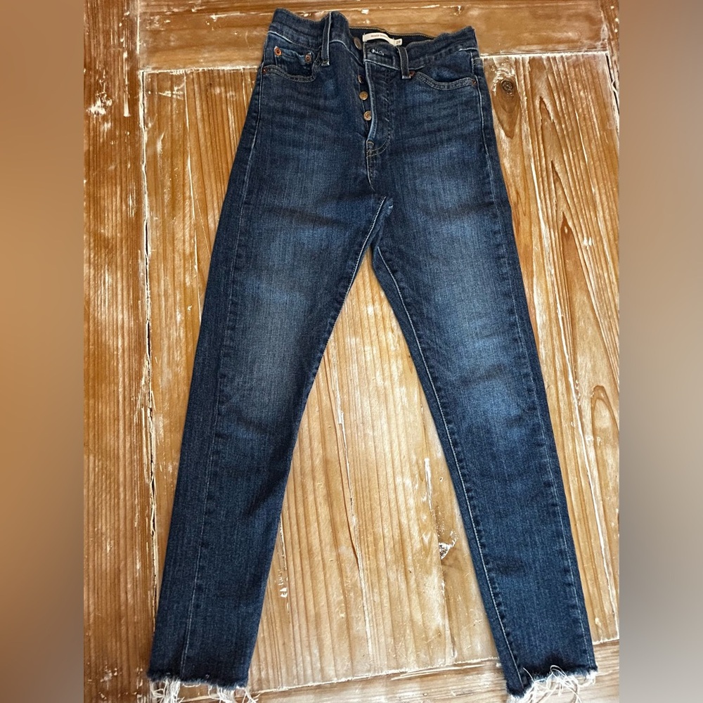 Levi’s Wedgie high-waisted Skinny Jeans Size 26